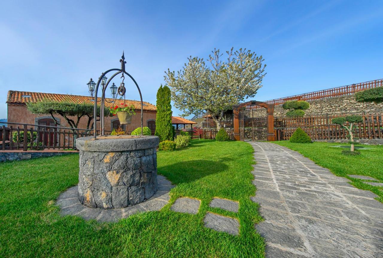 Etna Quota Mille Boutique Hotel, Typical Sicilian Food & Wine Randazzo Bagian luar foto
