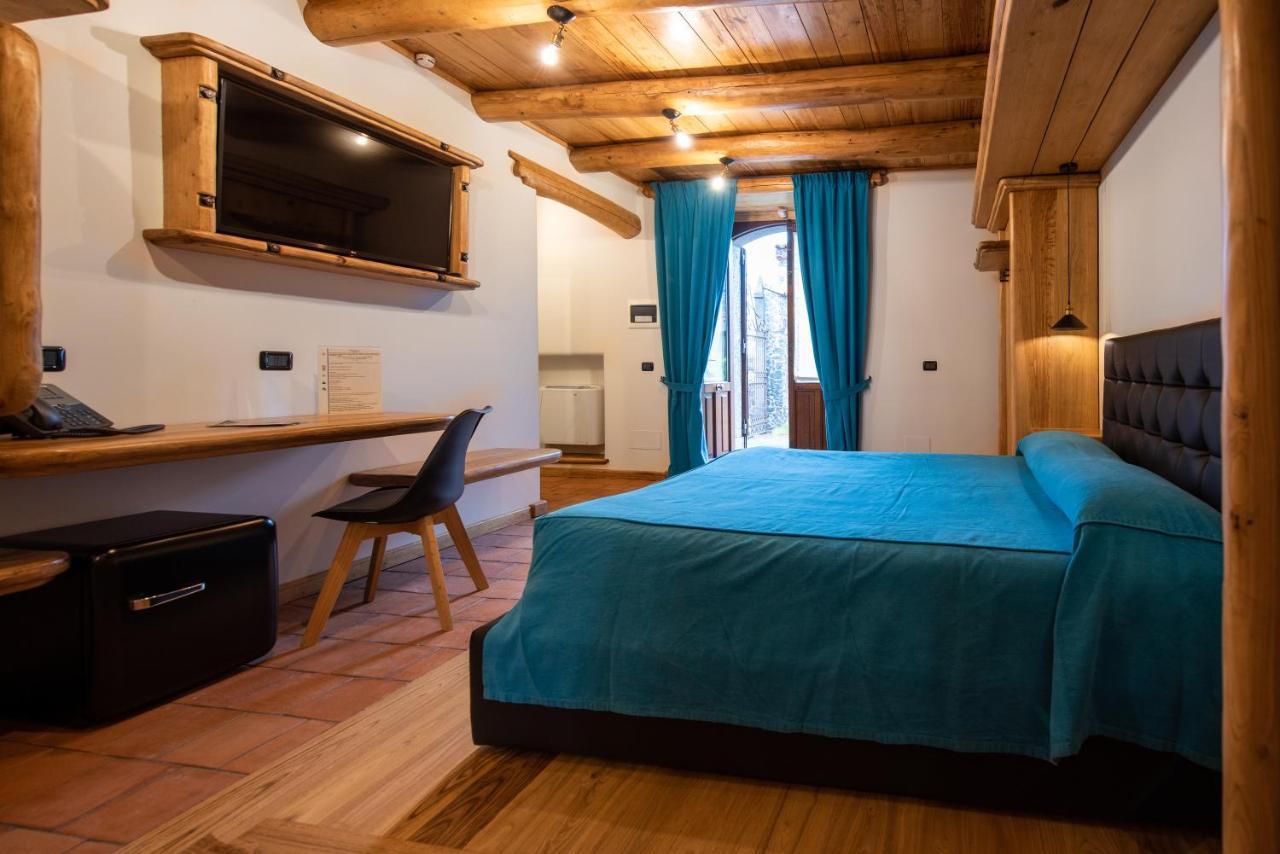 Etna Quota Mille Guest House Randazzo Bagian luar foto