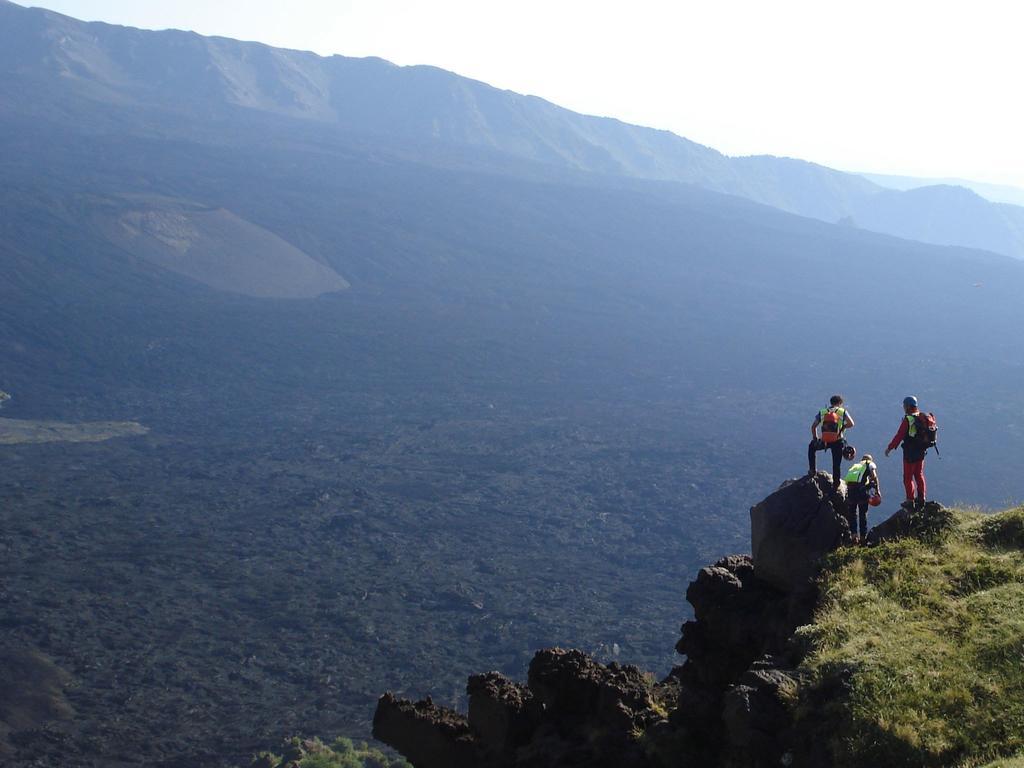 Etna Quota Mille Guest House Randazzo Bagian luar foto